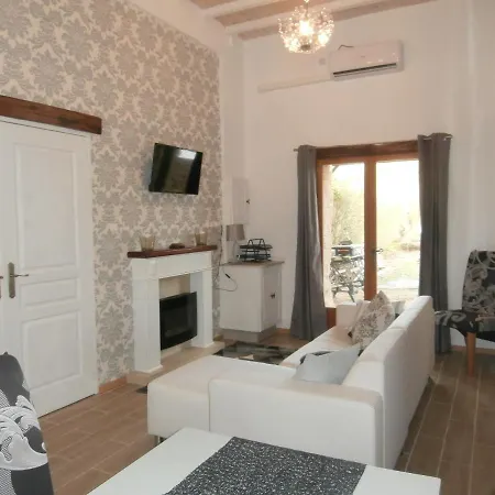 Les Tachats Ferienhaus Hautefort