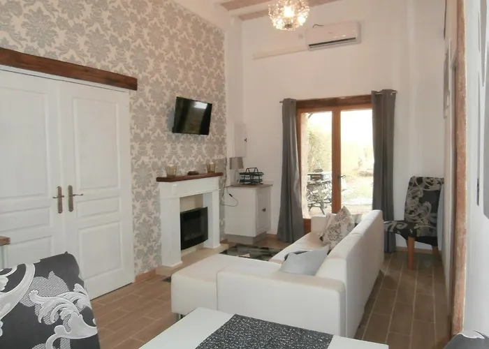 Les Tachats Feriehus Hautefort